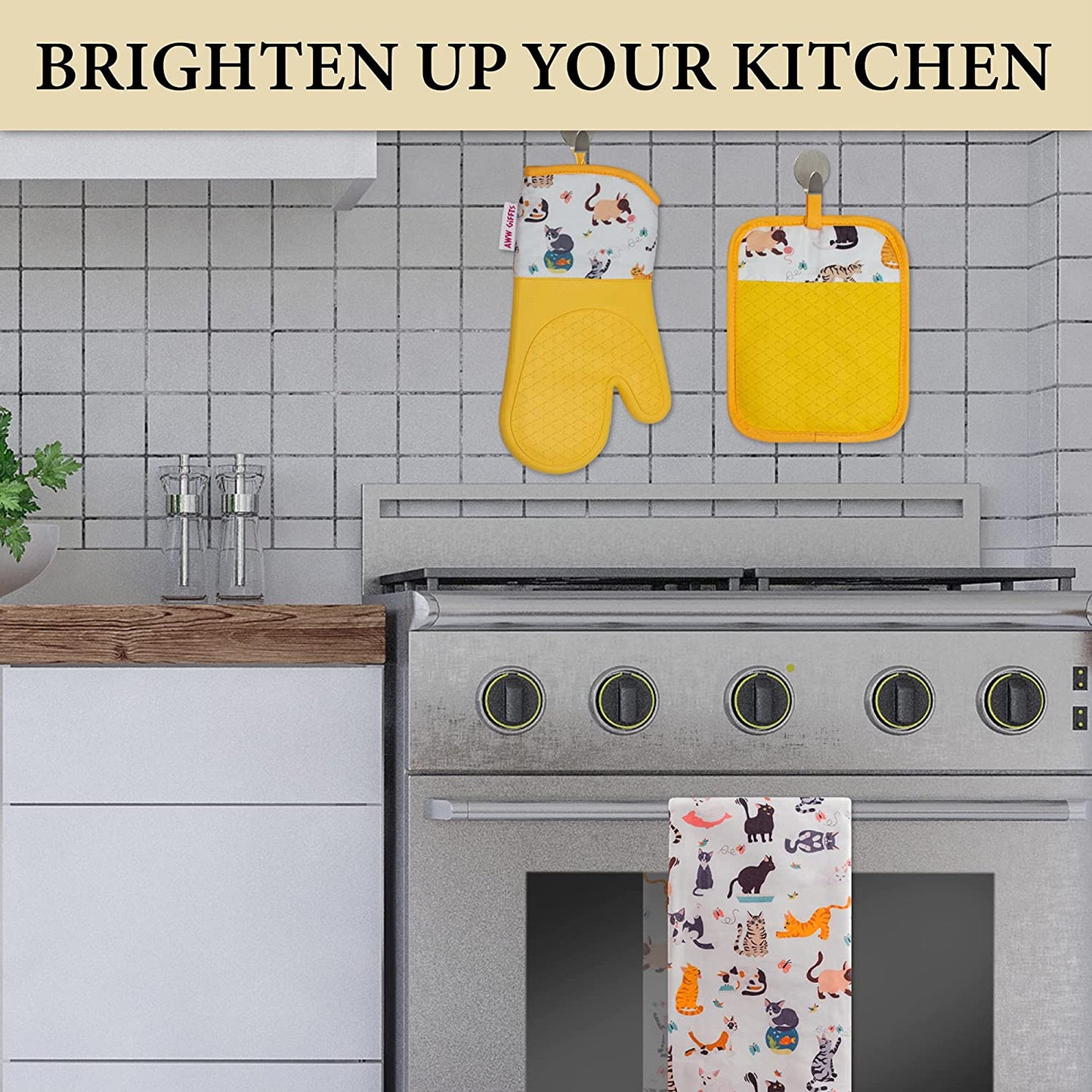 AWW GIFFTS Frisky Cats Eco-Friendly Ultra-Flex Kitchen 2-PC Oven Gloves/Mitt and Pot Holder Set | Cotton Twill/Silicone Cat Lover Pattern with Hanging Loop